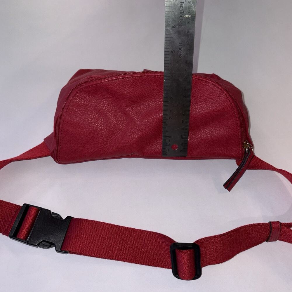 Vintage Red Tommy Hilfiger faux leather fanny pack belt bag - Picture 7 of 10
